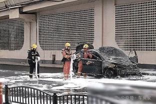 已经很好了！海斯9投8中砍下19分10板5断1帽 弥补浓眉伤退空缺